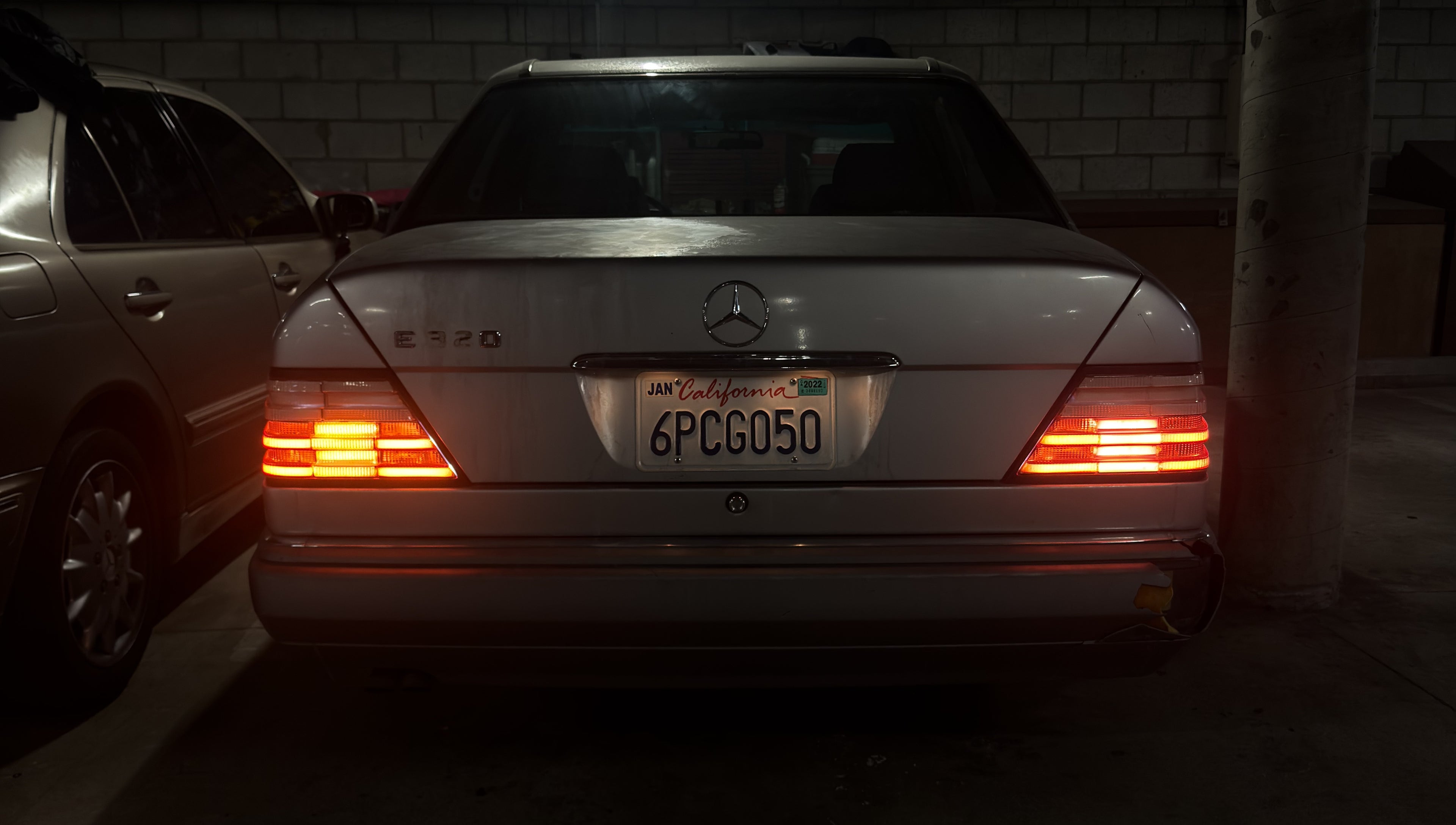 W124 LED Taillight set (Clear top)